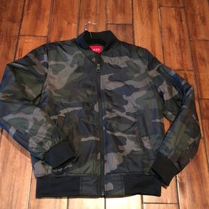 guess camouflage jacket
